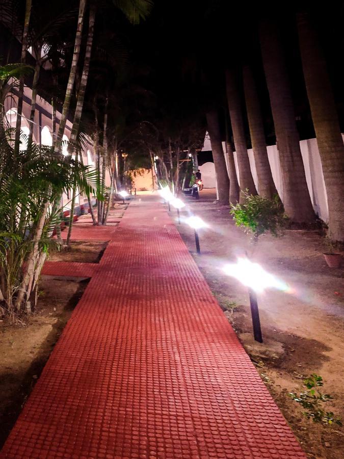 Hotel Jungle Palace Resort Umariā エクステリア 写真