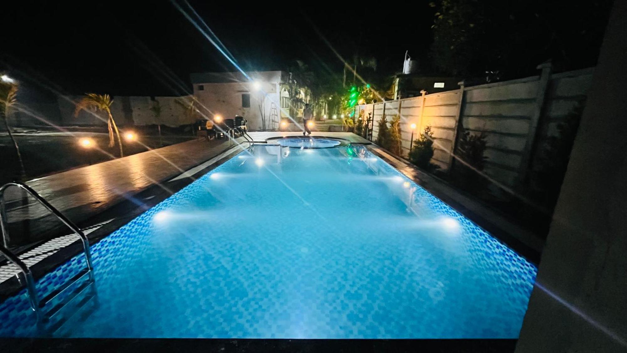 Hotel Jungle Palace Resort Umariā エクステリア 写真