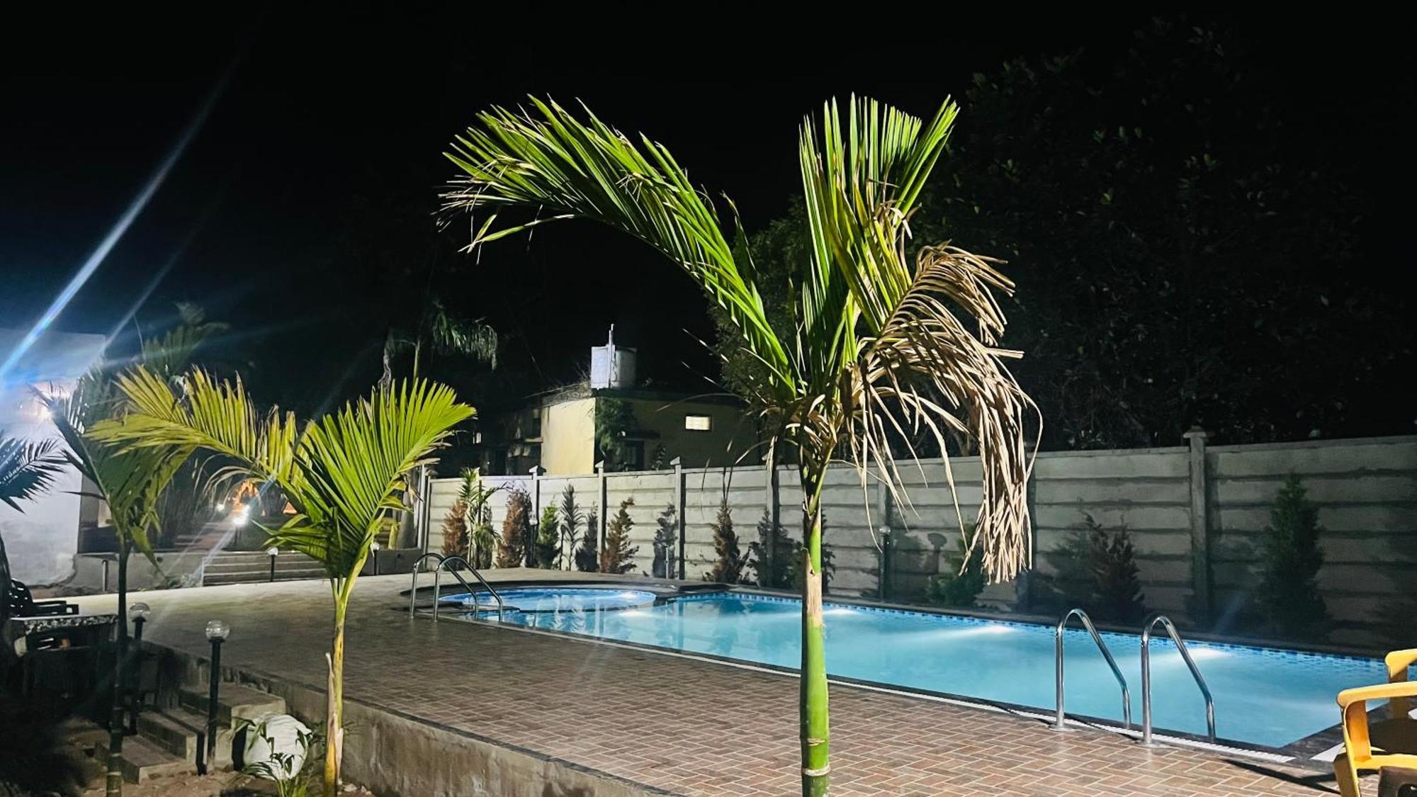 Hotel Jungle Palace Resort Umariā エクステリア 写真