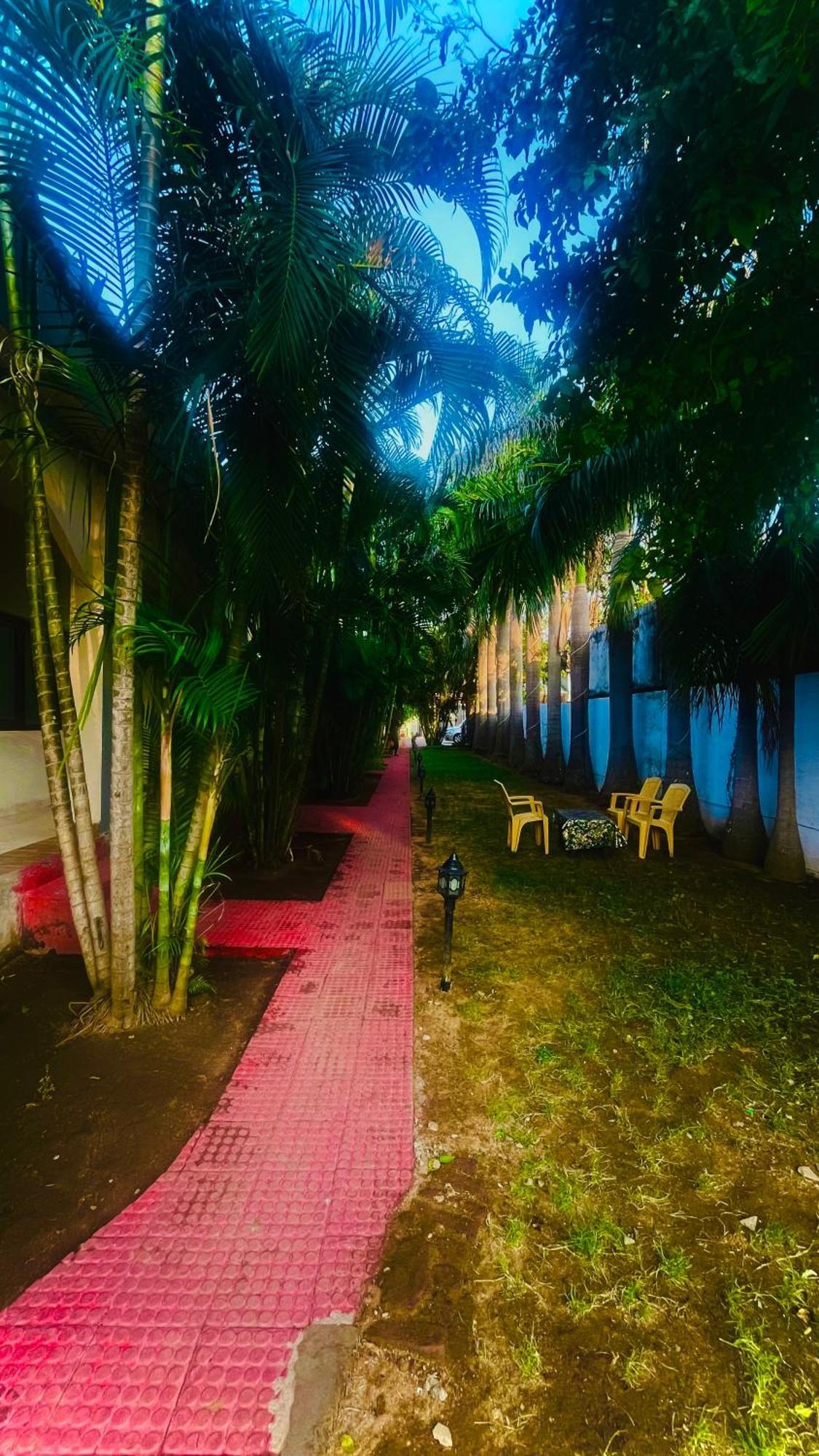 Hotel Jungle Palace Resort Umariā エクステリア 写真